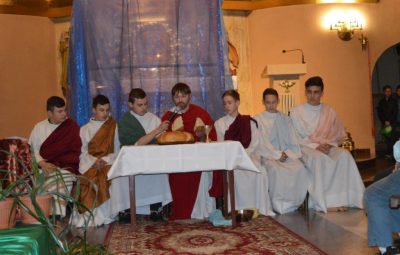 Zdjęcie przedstawia misterium męki Pańskiej.