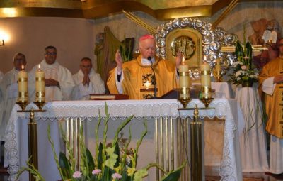 Zdjęcie przedstawia odpust przemienienia pańskiego.