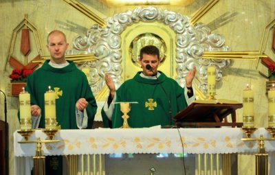 Zdjęcie przedstawia misjonarza z Gwatemali.