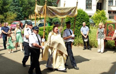 Zdjęcie przedstawia odpust przemienienia pańskiego.