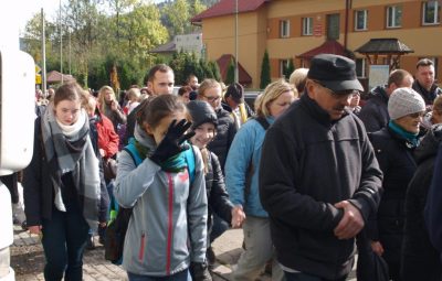 Zdjęcie przedstawia różaniec do Granic - Krempna