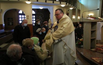 Zdjęcie przedstawia dzień chorego.
