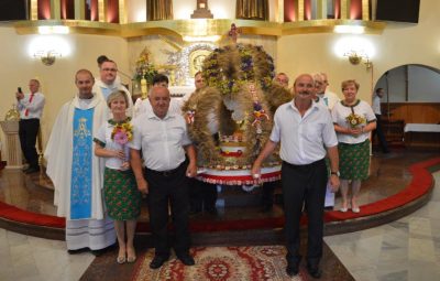 Zdjęcie przedstawia dożynki