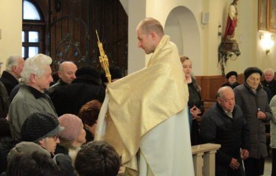 Zdjęcie przedstawia dzień chorych.