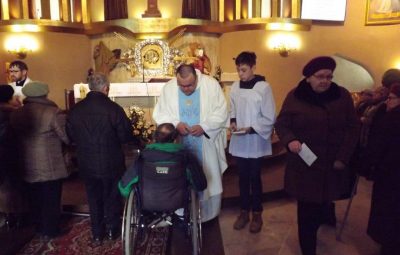 Zdjęcie przedstawia dzień chorych.