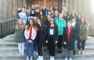 Zdjęcie przedstawia rekolekcję bierzmowanych.