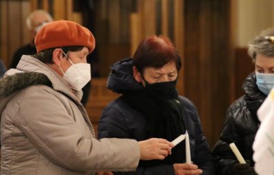 Zdjęcie przedstawia duchową adopcję dziecka poczętego.