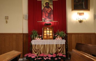 Zdjęcie przedstawia obrzędy wielkiego czwartku.