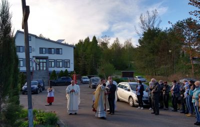 Zdjęcie przedstawia dni krzyżowe.