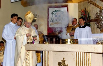 Zdjęcie przedstawia obrzędy rocznicy konsekracji.