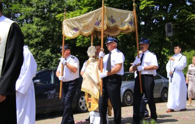 Zdjęcie przedstawia obrzędy Bożego Ciała.