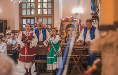 Zdjęcie przedstawia obrzędy wniebowzięcia NMP.