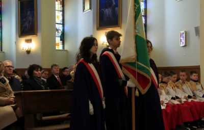 Zdjęcie przedstawia Święto Szkoły.