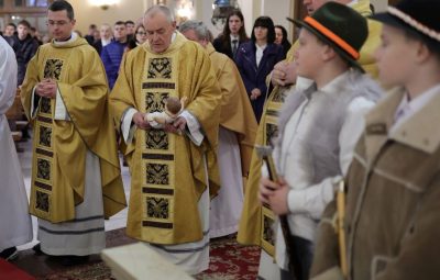 Zdjęcie przedstawia obrzędy Bożego Narodzenia.