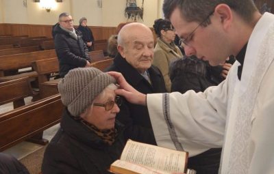 Zdjęcie przedstawia obrzędy dnia chorego.