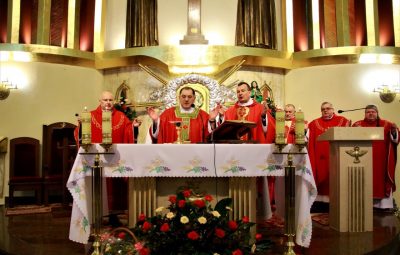 Zdjęcie przedstawia obrzędy odpustu św. Doroty.